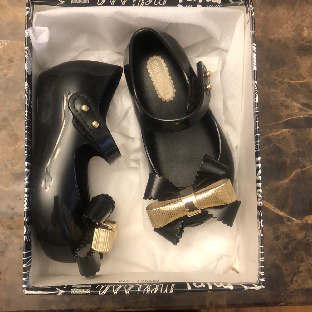 Dress shoes
